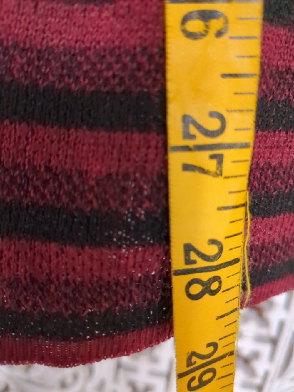 M/L Vintage Red and Black Long Sleeved Cardigan - Picture 6 of 7